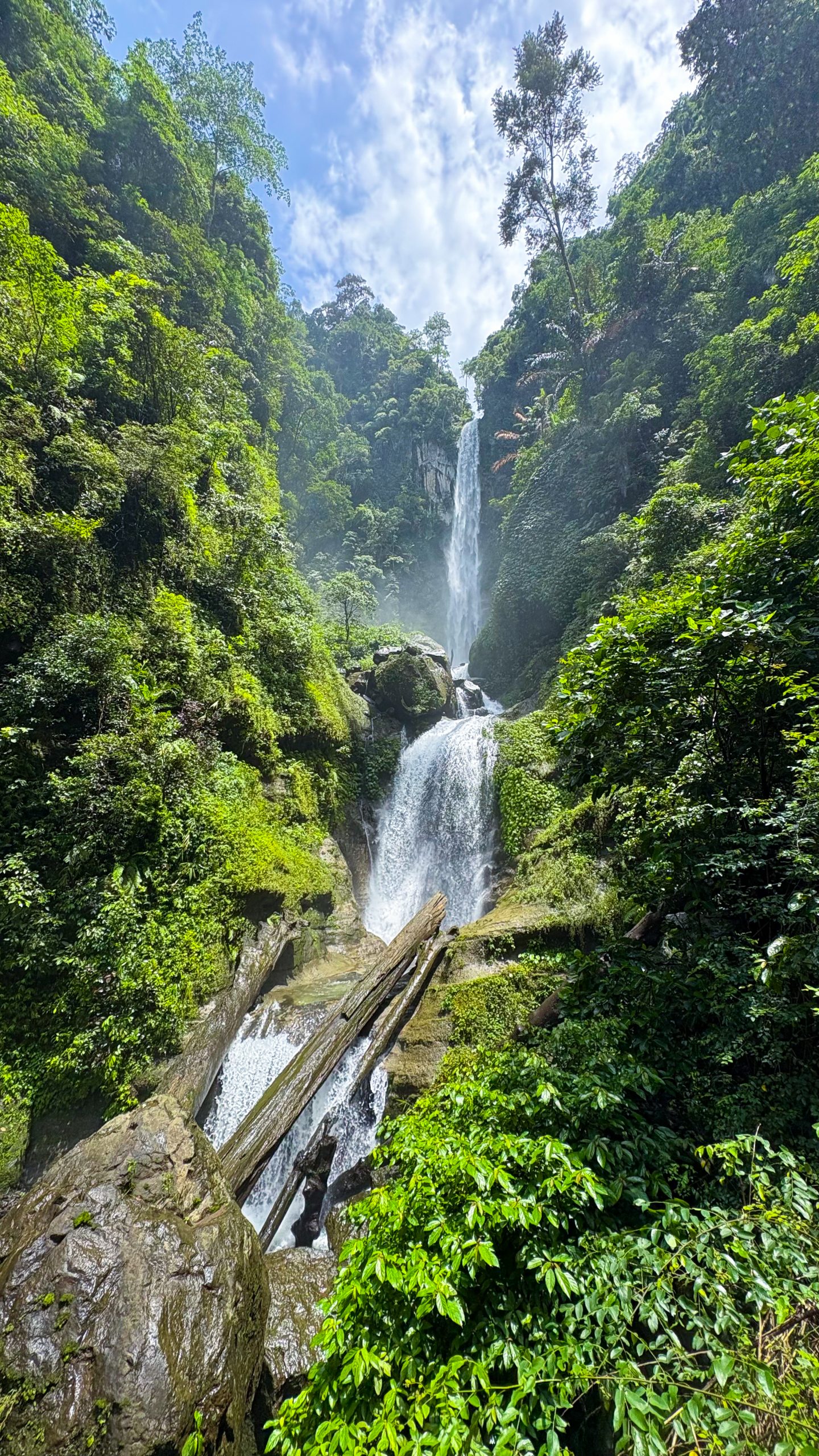 Menyusuri Surga Tersembunyi Sumbawa: Pesona Air Terjun Agal di Marente